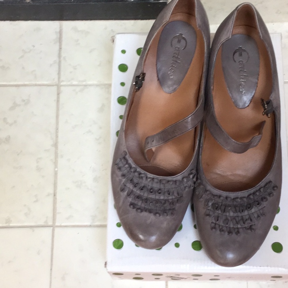 Earthies New Gray shoe